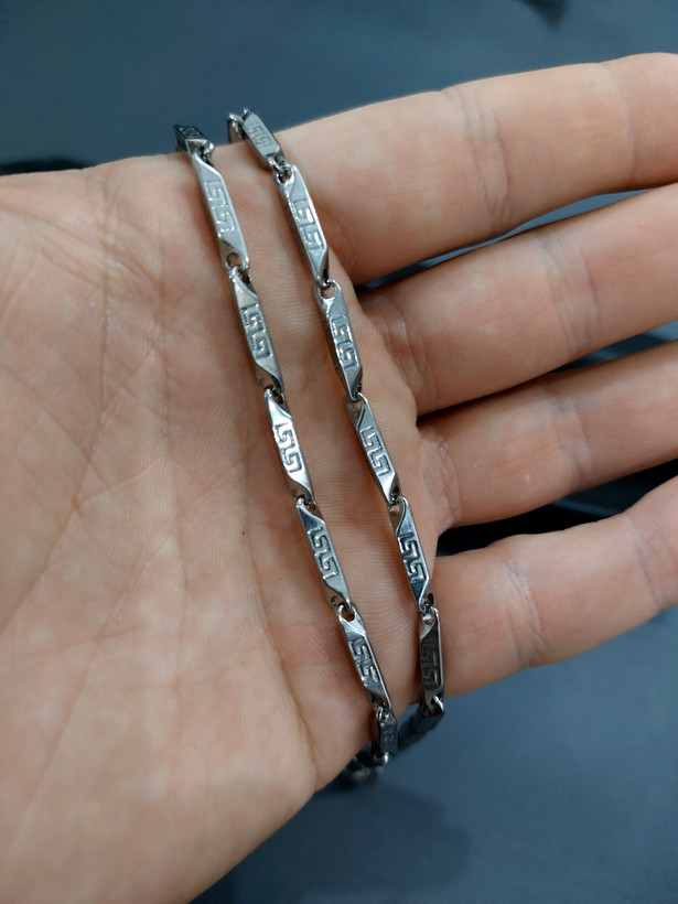 گردنبند مردانه کبریتی استیل نقره ای طرح دار حکاکی شده وارداتی کد۱۱۶